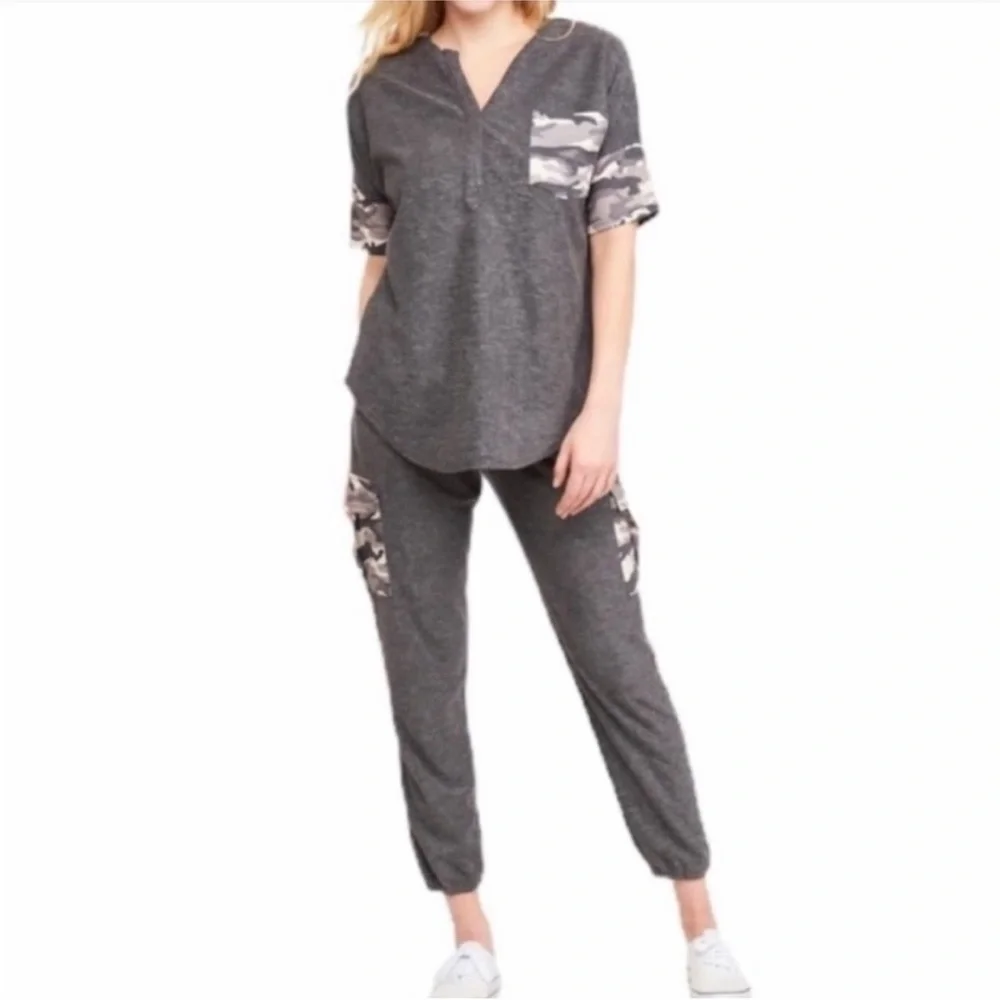 L LOVE camo short sleeve top L gray